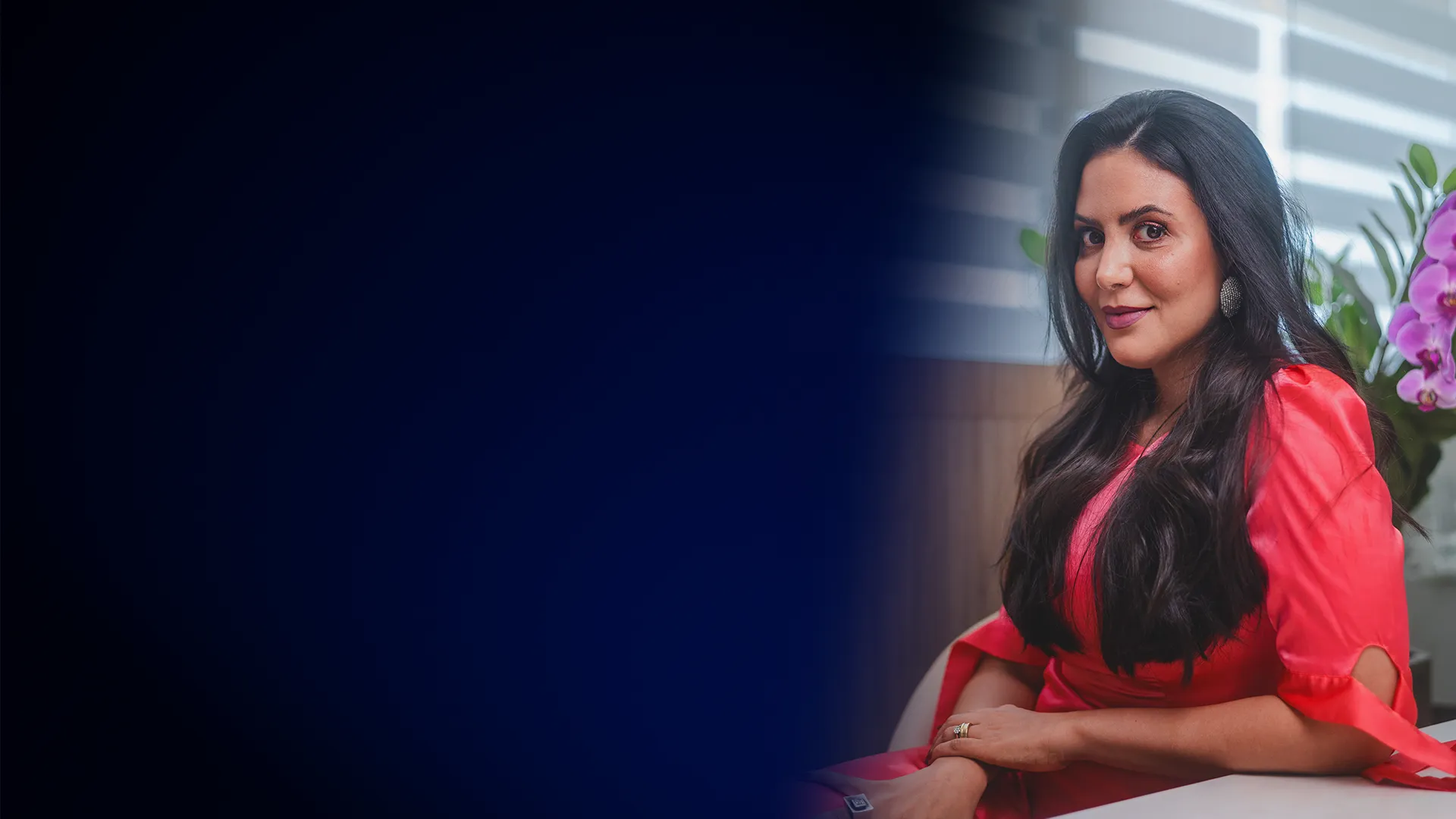 Mulher com rosto descansado, firme e natural — resultado do Protocolo Elegance